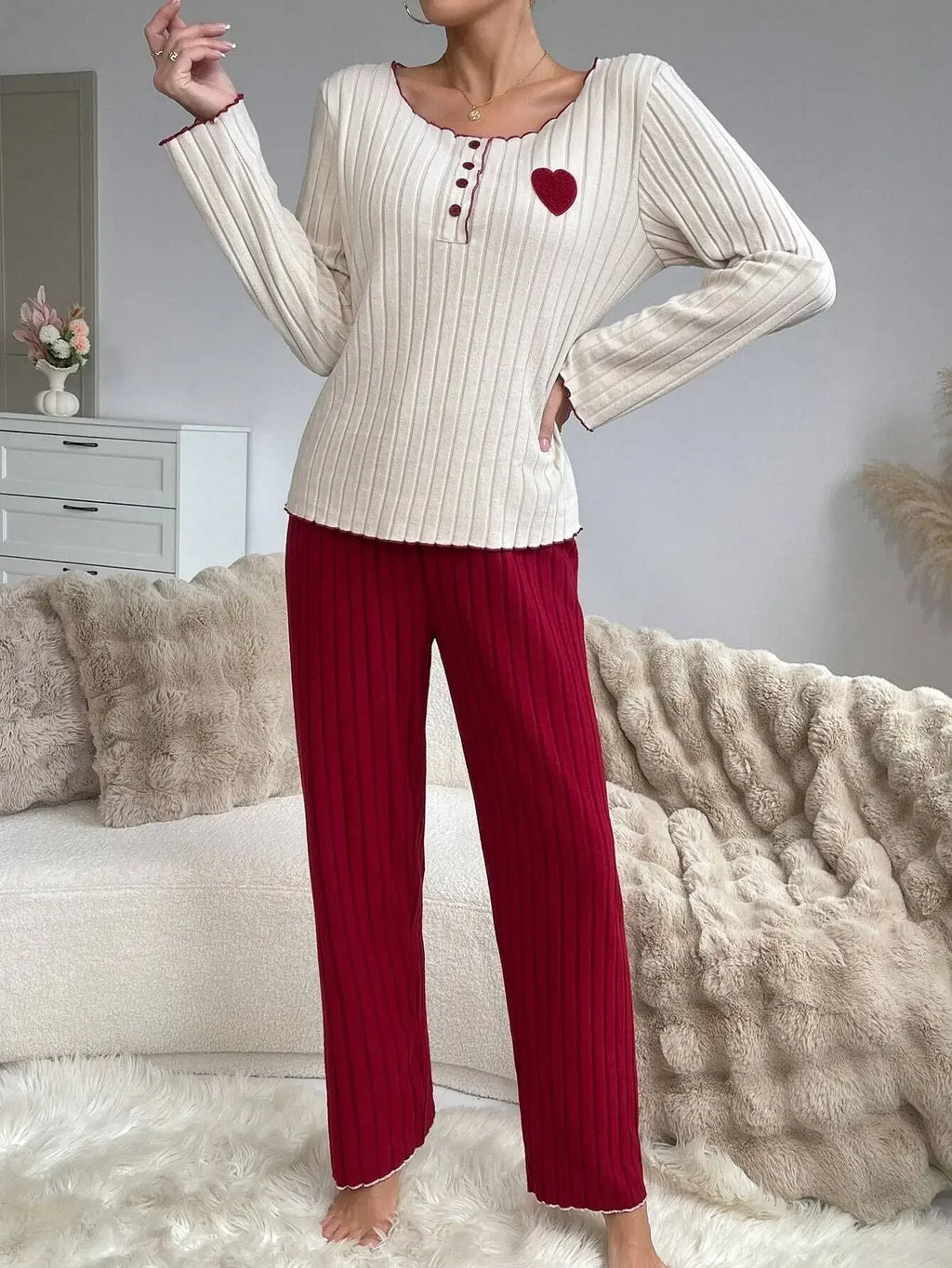 Women’s Long Sleeve Pajama Set – Heart Print Top & Pants, Cozy Fall & Winter Loungewear