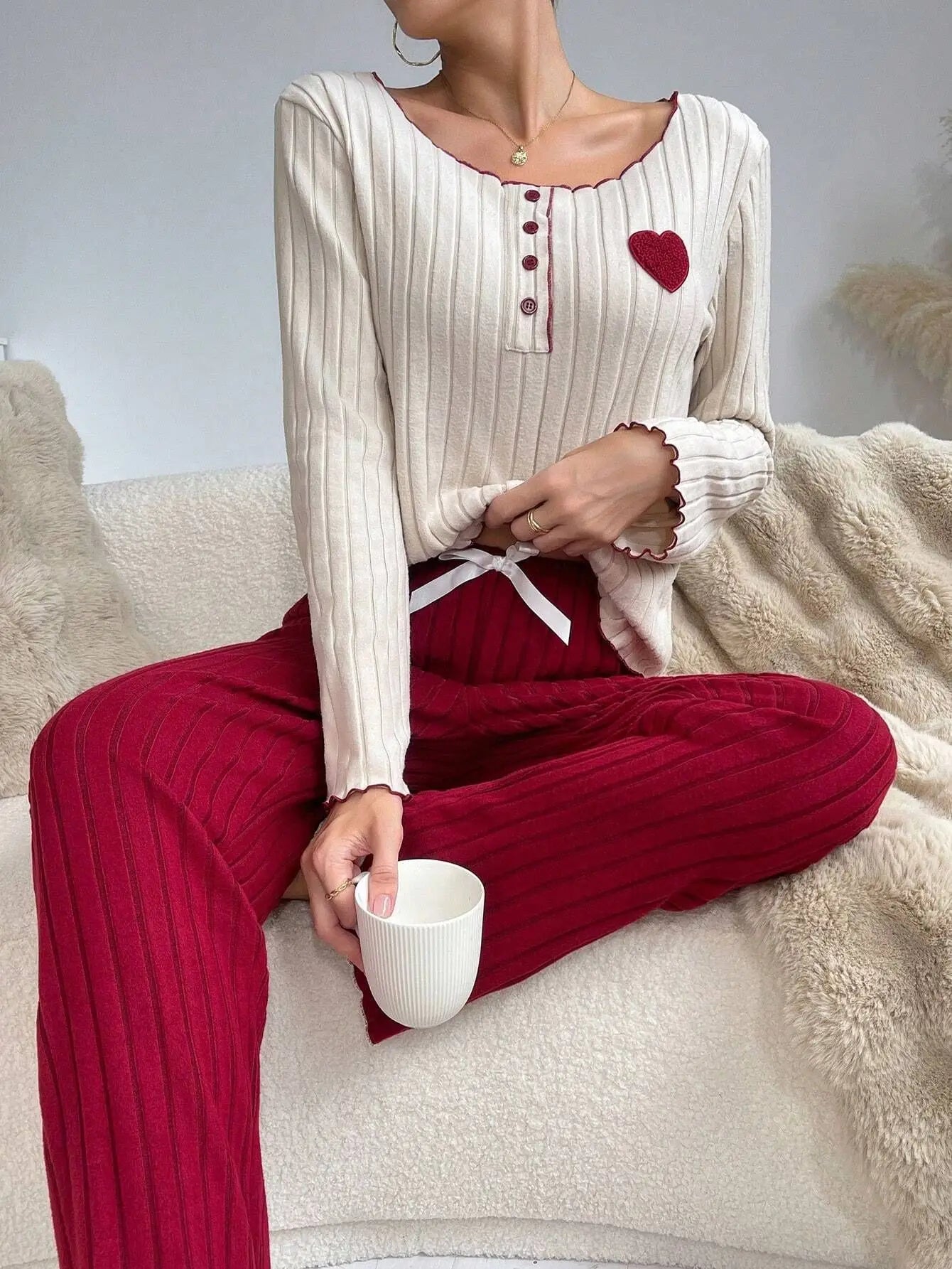 Women’s Long Sleeve Pajama Set – Heart Print Top & Pants, Cozy Fall & Winter Loungewear