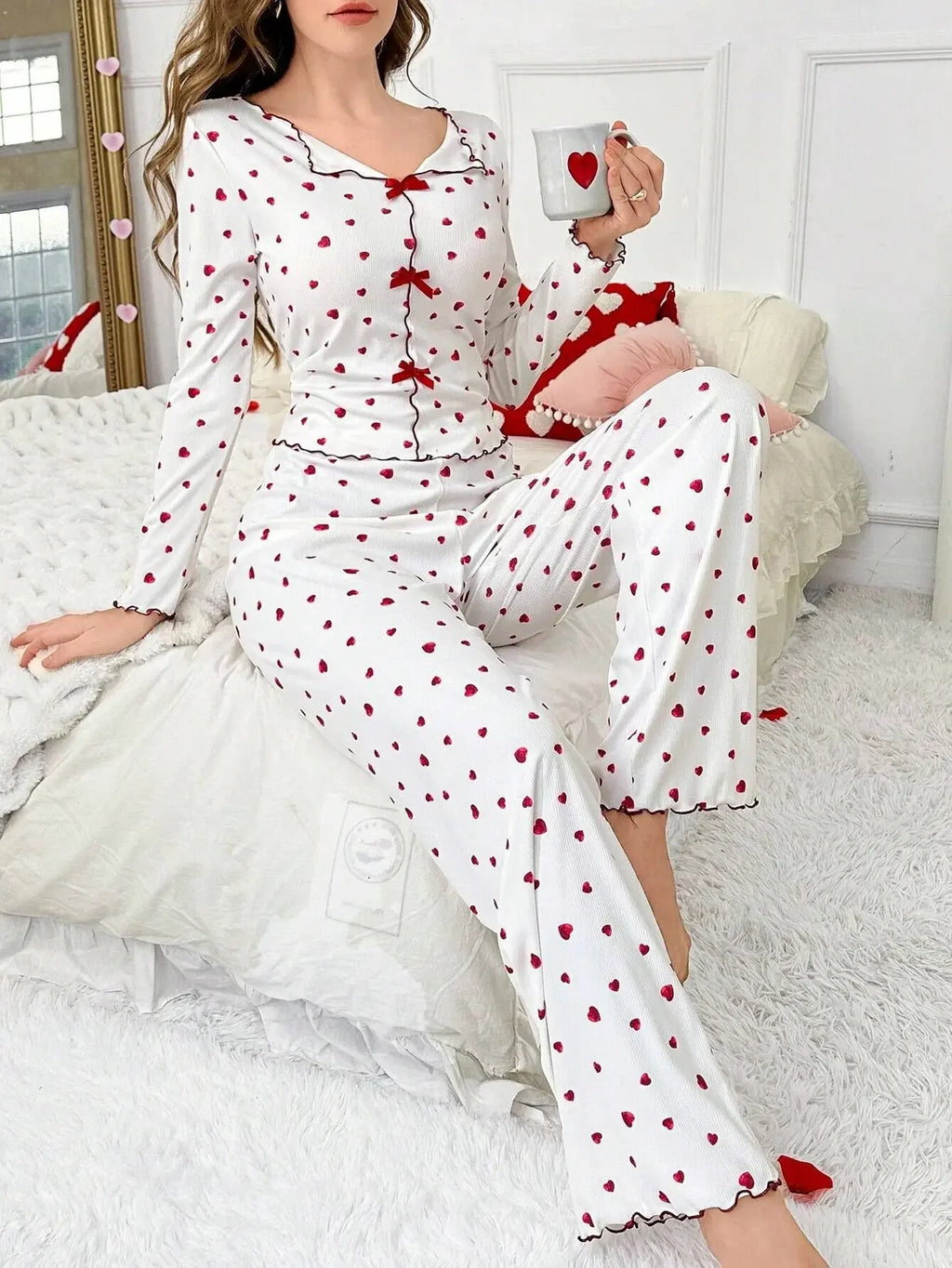Women’s Heart Print Pajama Set – Long Sleeve Top & Pants for Fall and Winter