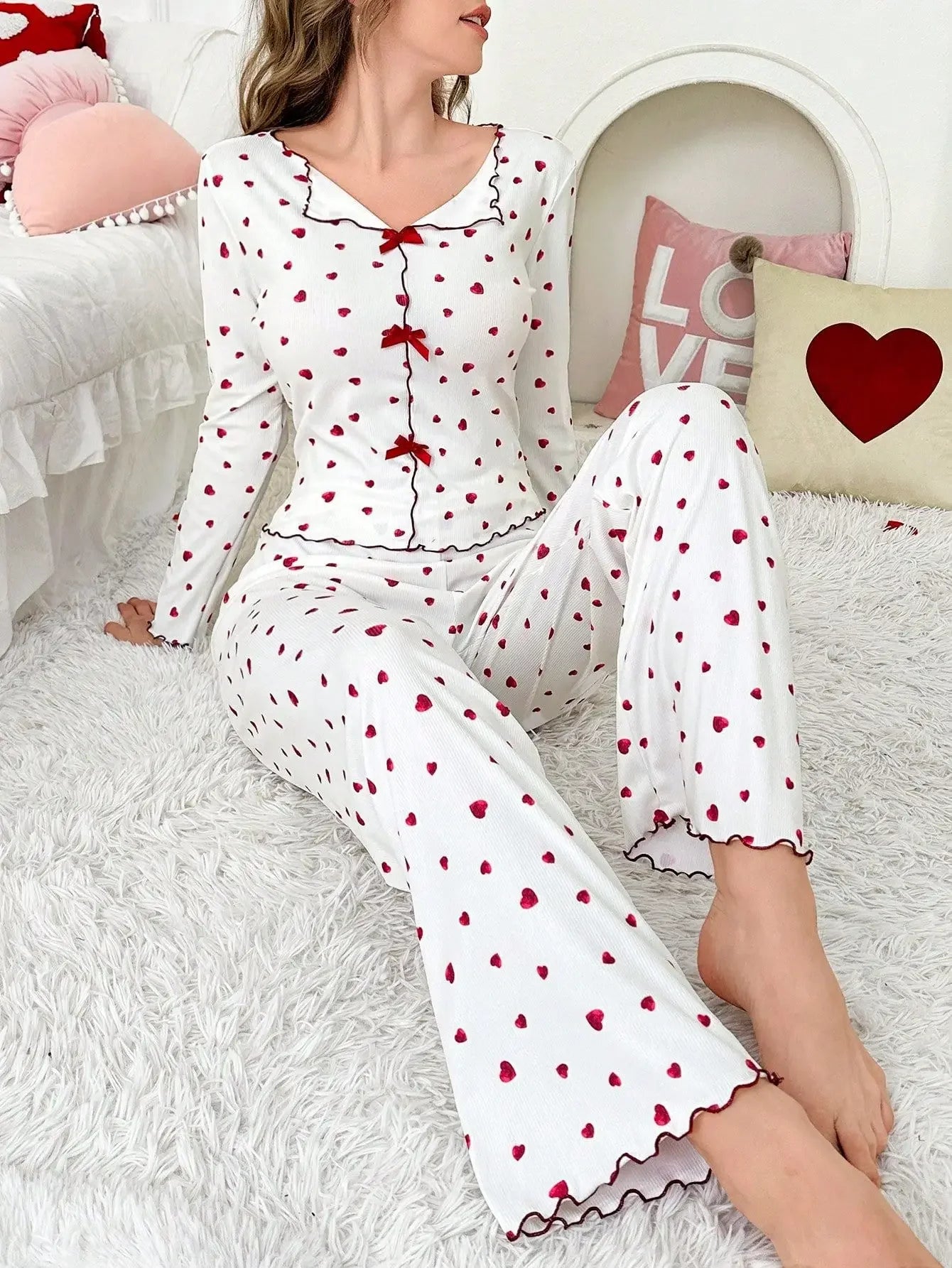 Women’s Heart Print Pajama Set – Long Sleeve Top & Pants for Fall and Winter