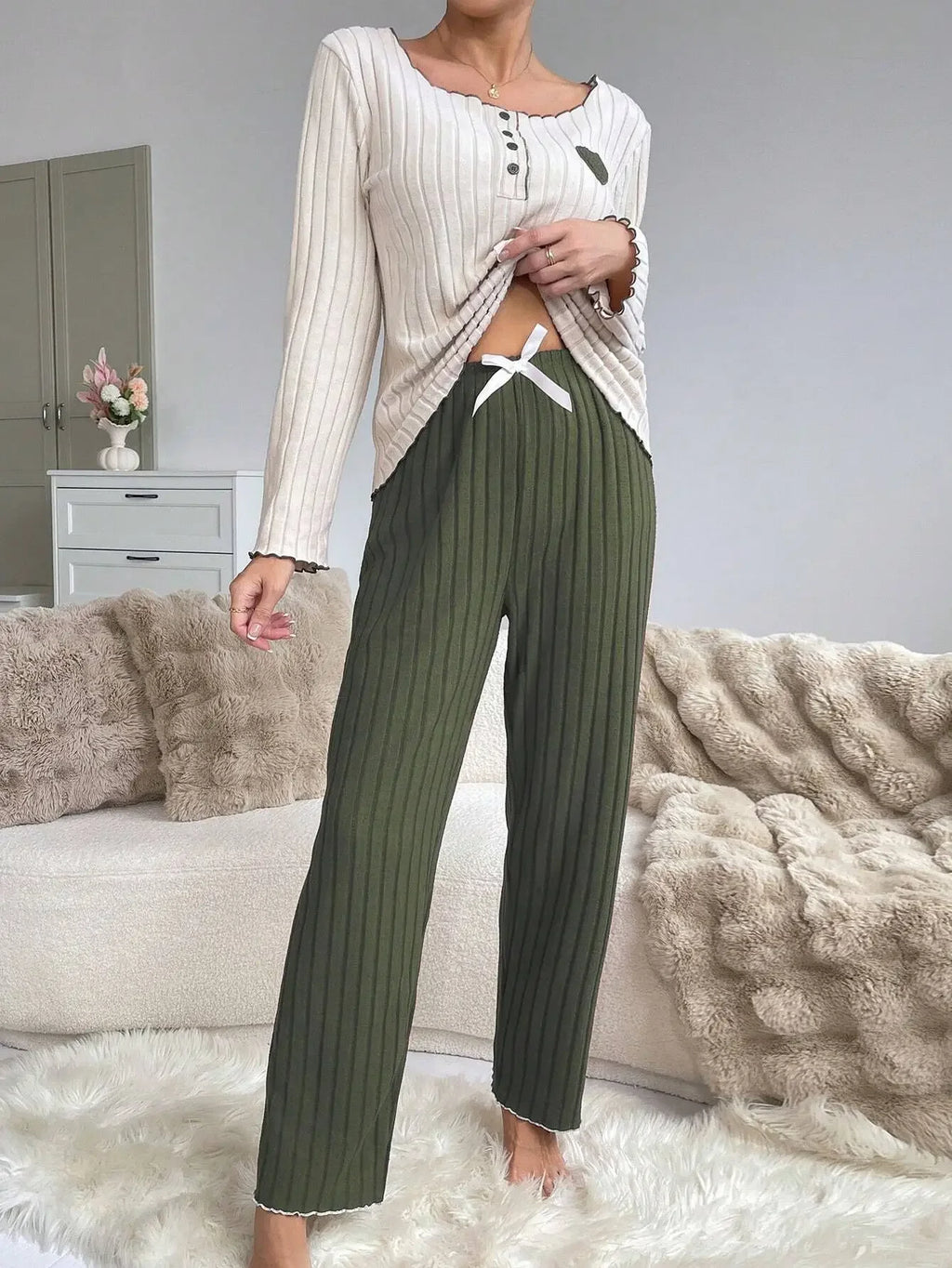 Women’s Long Sleeve Pajama Set – Heart Print Top & Pants, Cozy Fall & Winter Loungewear