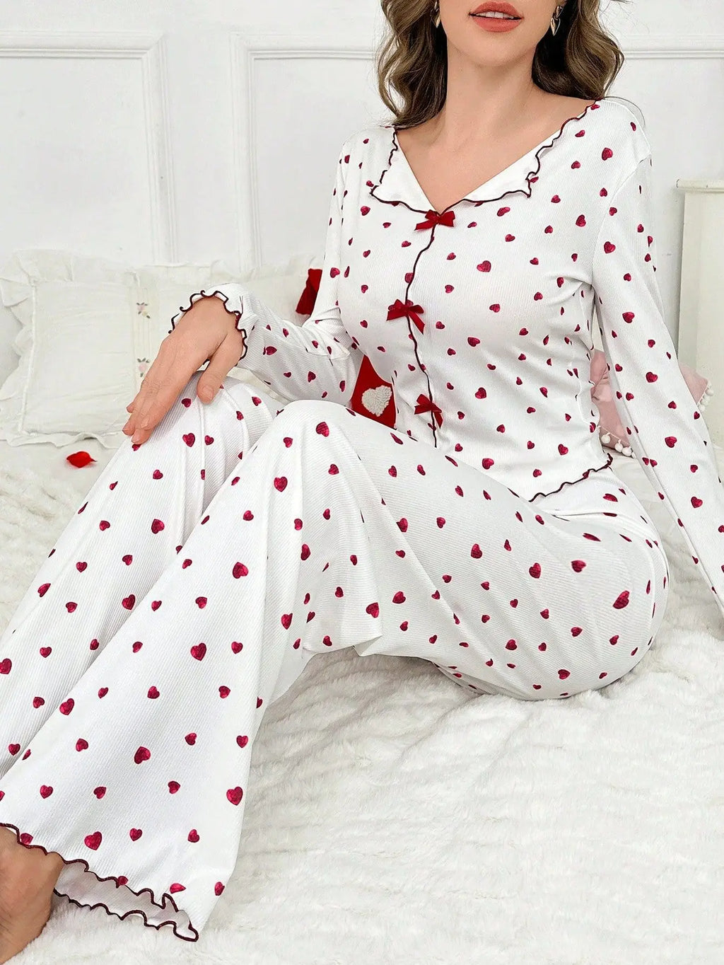 Women’s Heart Print Pajama Set – Long Sleeve Top & Pants for Fall and Winter
