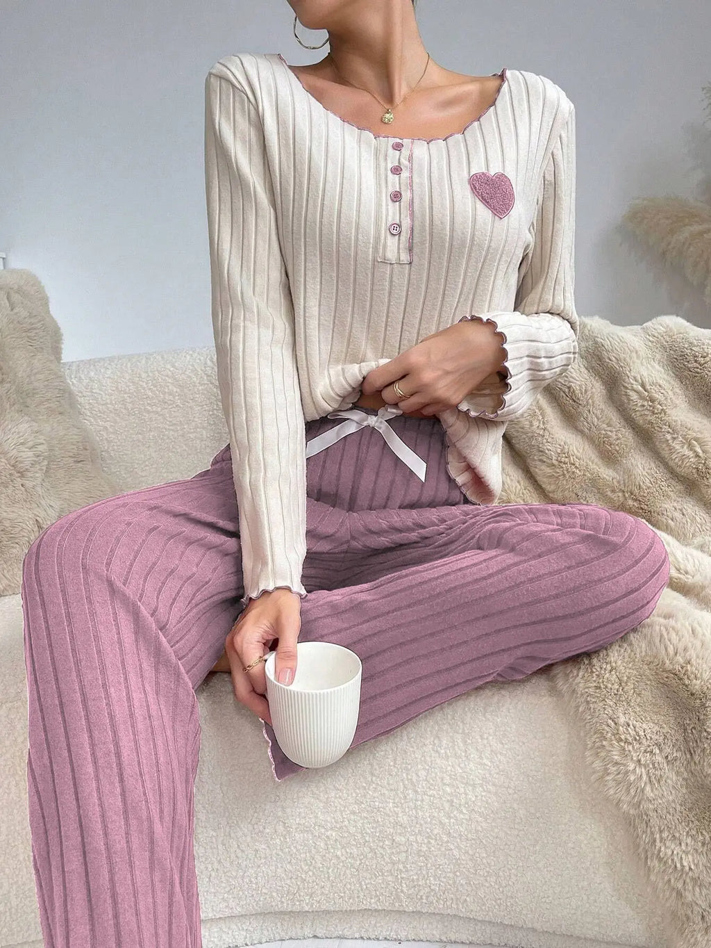Women’s Long Sleeve Pajama Set – Heart Print Top & Pants, Cozy Fall & Winter Loungewear
