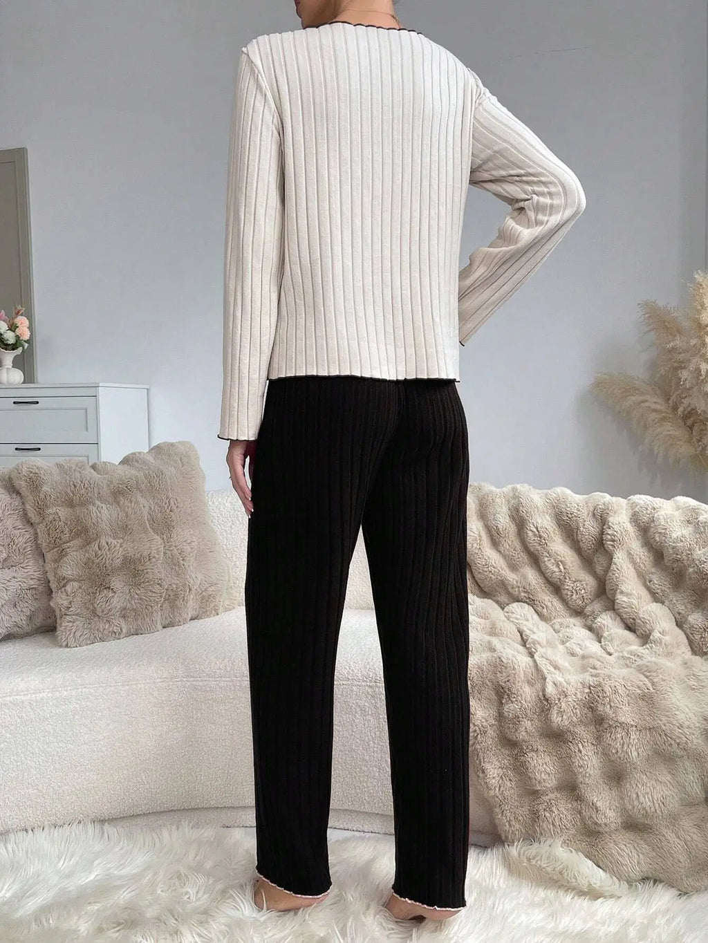 Women’s Long Sleeve Pajama Set – Heart Print Top & Pants, Cozy Fall & Winter Loungewear