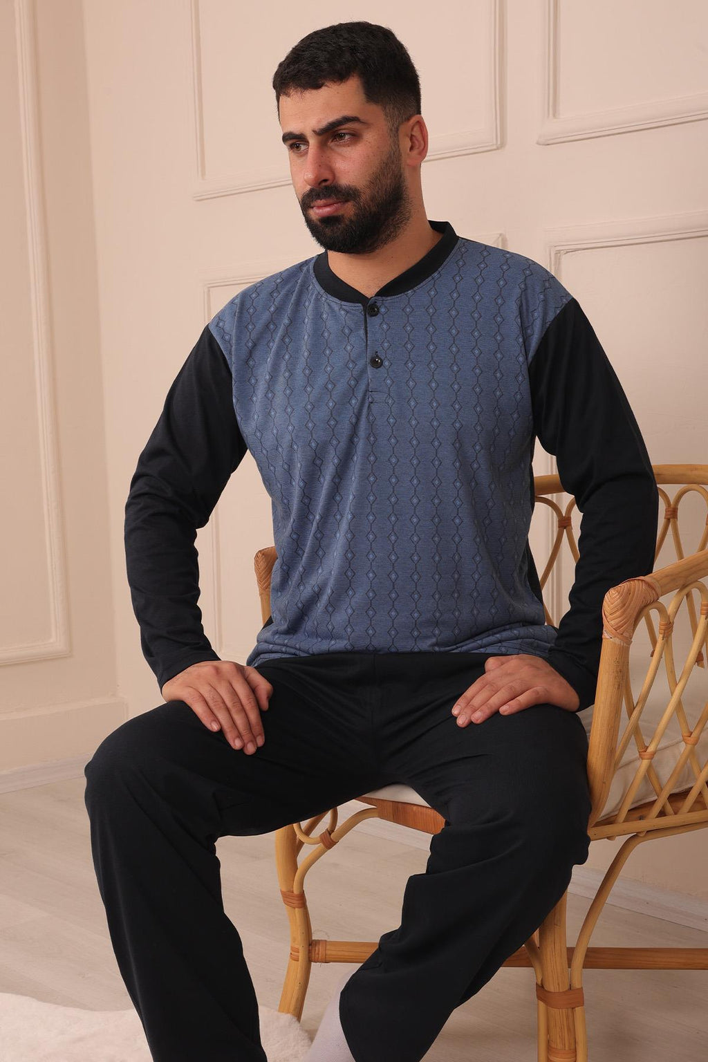 Erkek Yakası İki Düğmeli Uzun Kol Jakarlı Penye Pijama Takımı