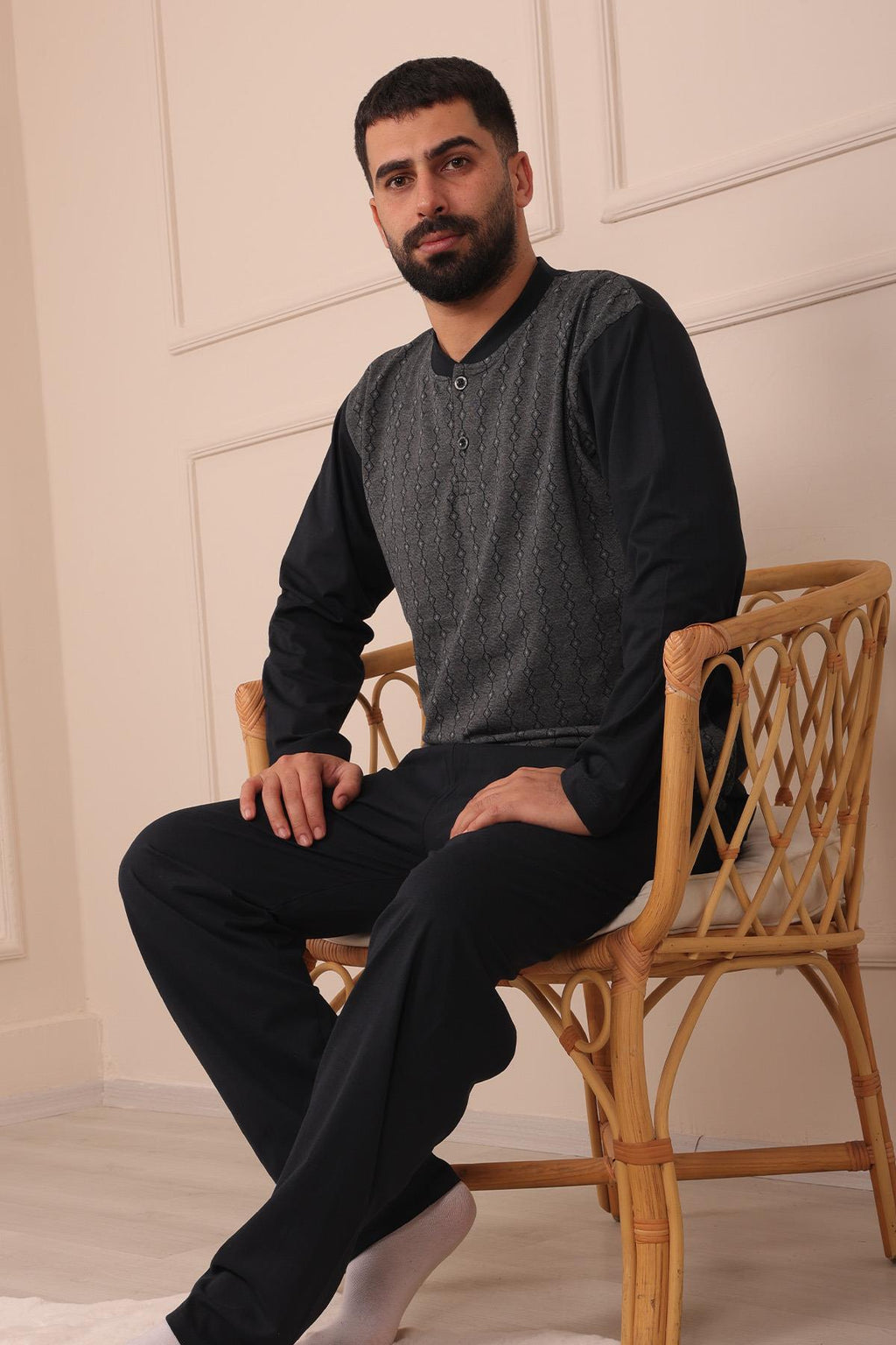 Erkek Yakası İki Düğmeli Uzun Kol Jakarlı Penye Pijama Takımı