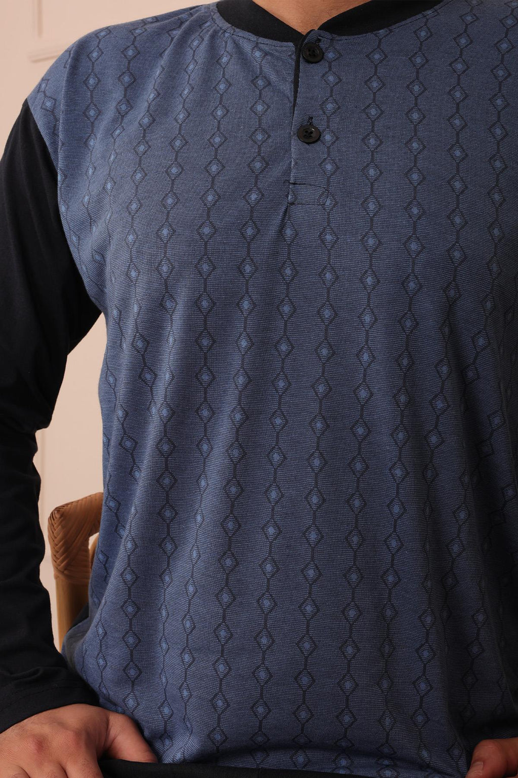 Erkek Yakası İki Düğmeli Uzun Kol Jakarlı Penye Pijama Takımı