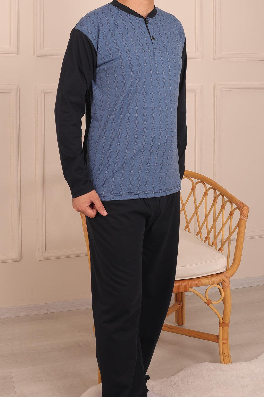 Erkek Yakası İki Düğmeli Uzun Kol Jakarlı Penye Pijama Takımı