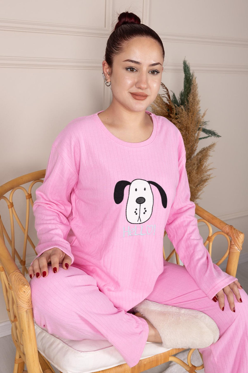 Hello Sloganlı Köpek Deseni İşlemeli Fitilli Uzun Kollu Pijama Takımı PEMBE