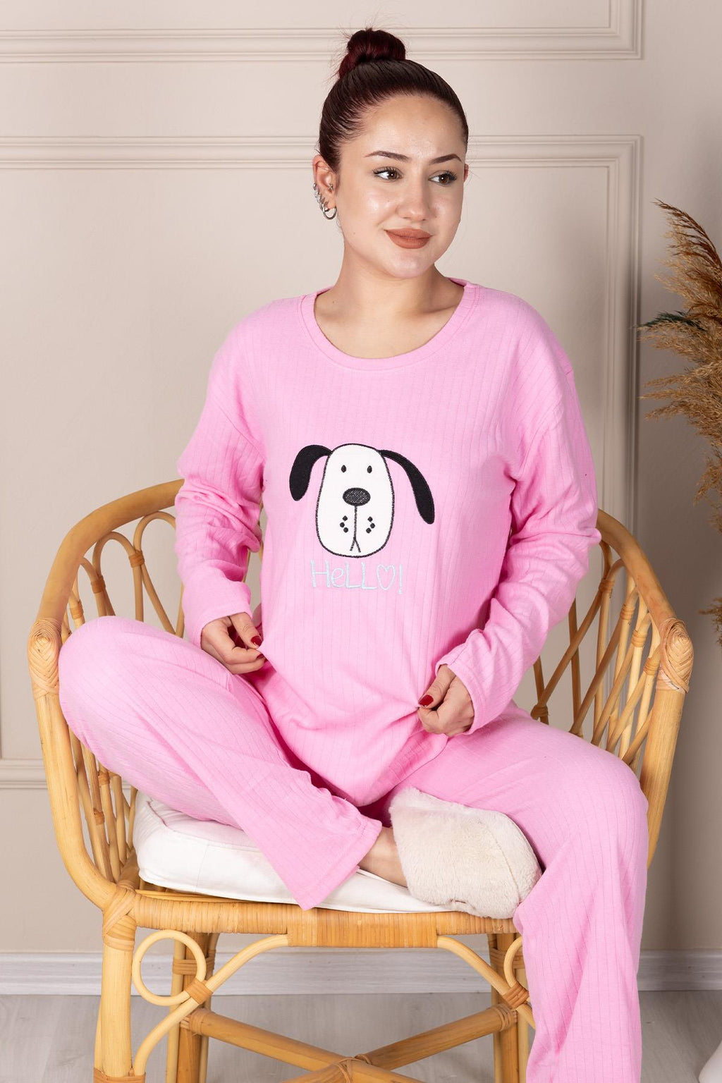 Hello Sloganlı Köpek Deseni İşlemeli Fitilli Uzun Kollu Pijama Takımı PEMBE