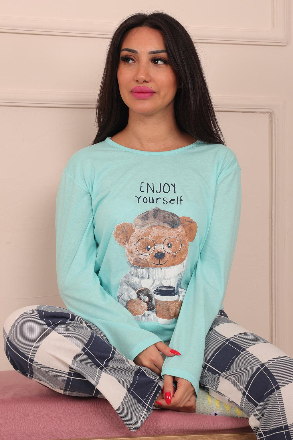 Kadın Ayıcık Baskılı Ve Altı Ekose Desenli Bisiklet Yaka Uzun Kol Altı Uzun Penye Pijama Takımı