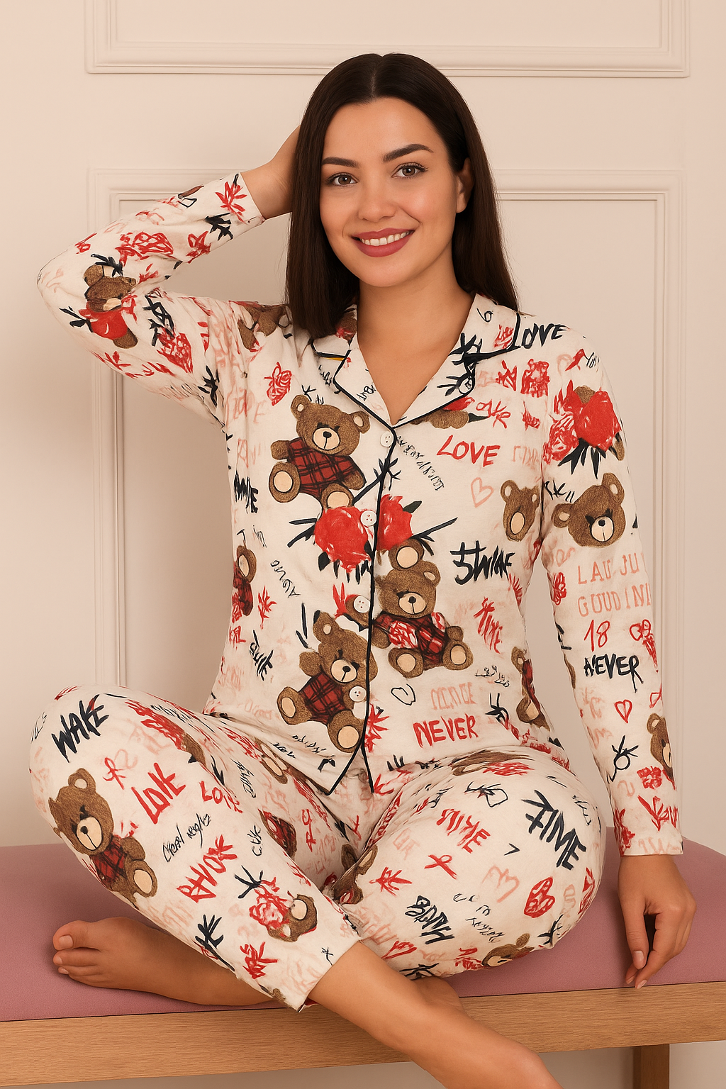 Kadın Ayıcık Desenli Desenli Önü Düğmeli Süet Pijama Takımı