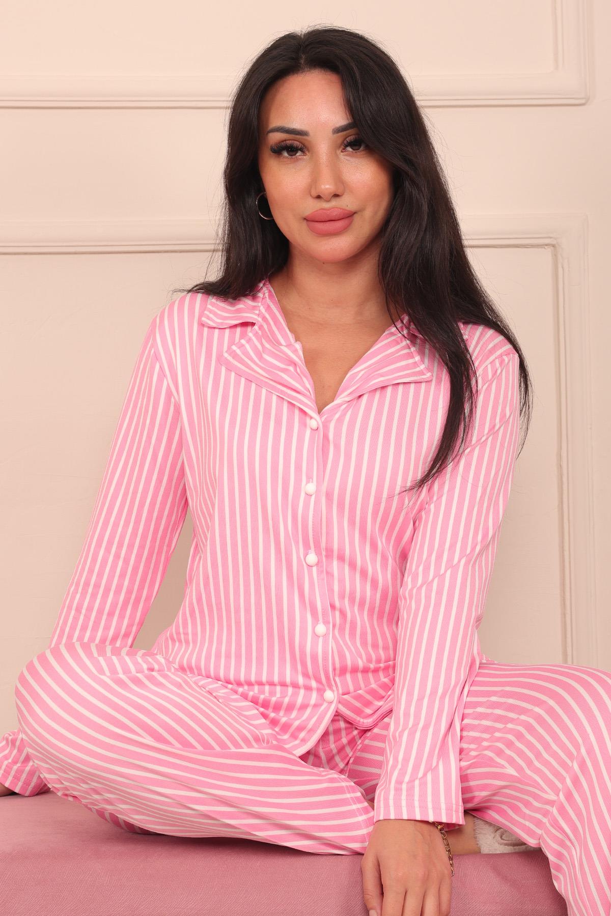 Kadın Dikey Çizgi Desenli Önü Düğmeli Uzun Kol Altı Uzun Milan Kumaş Pijama Takımı