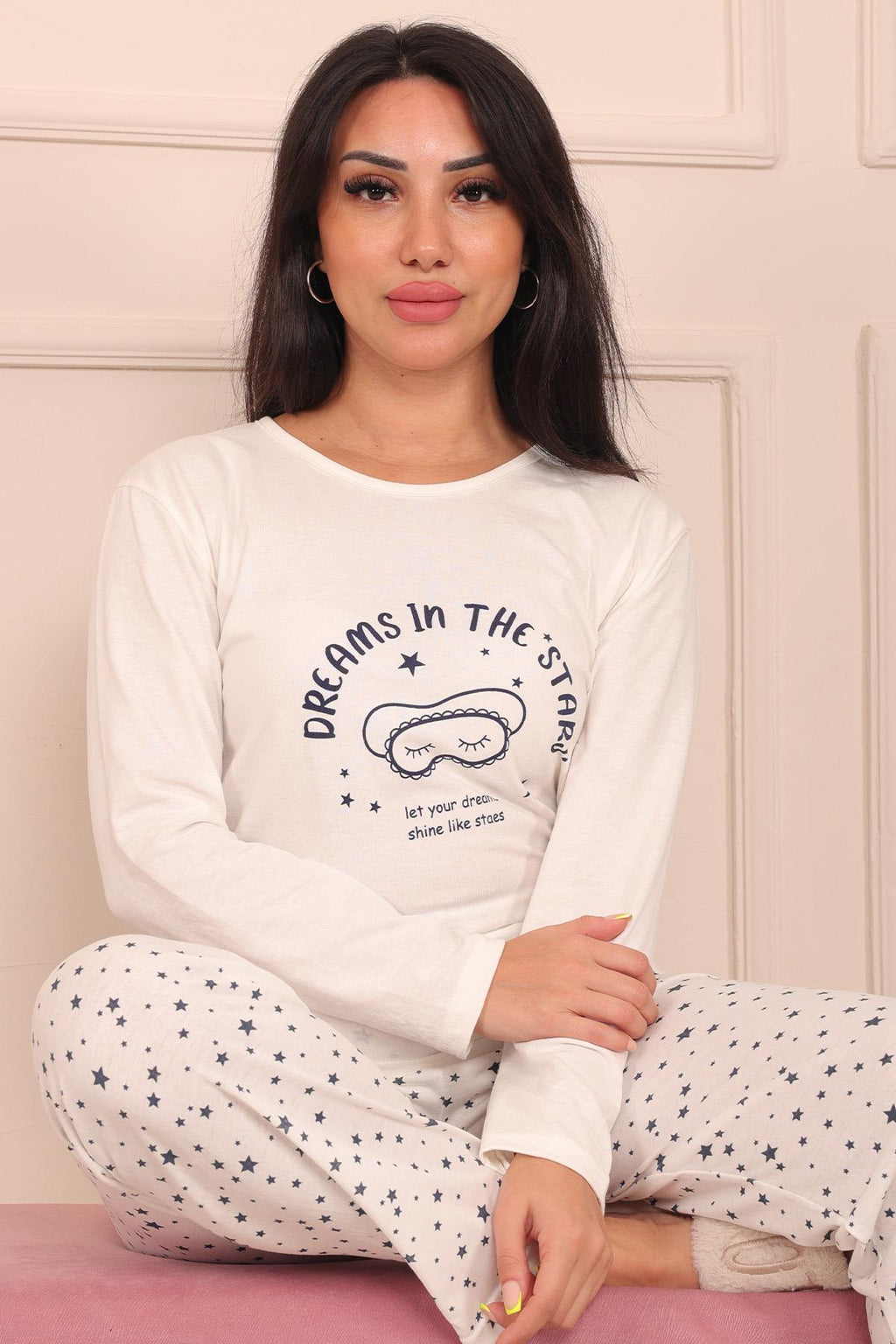 Kadın Dreams İn The Stars Sloganlı  Altı Yıldız Desenli Bisiklet Yaka Uzun Kol Altı Uzun Penye Pijama Takımı