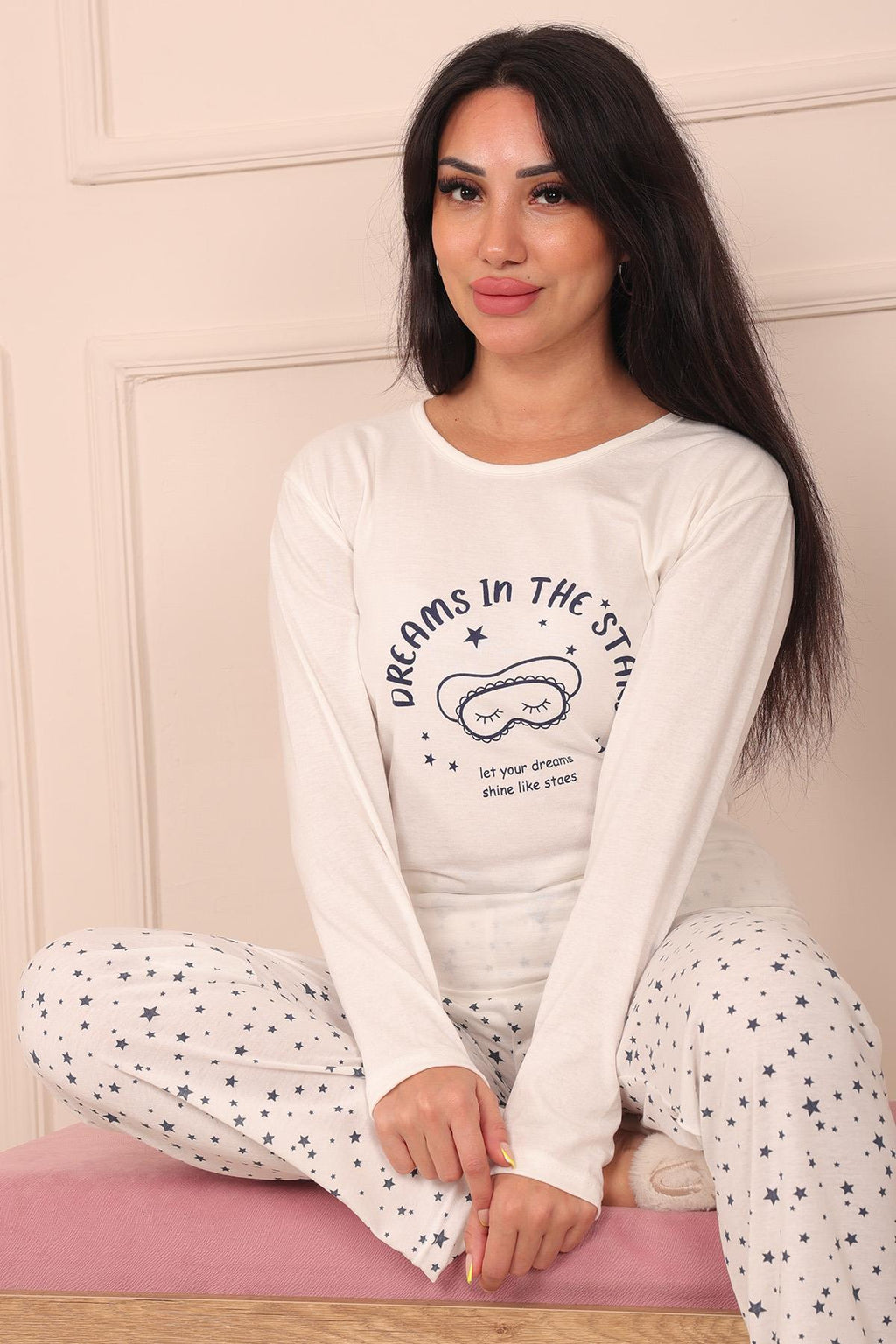 Kadın Dreams İn The Stars Sloganlı  Altı Yıldız Desenli Bisiklet Yaka Uzun Kol Altı Uzun Penye Pijama Takımı