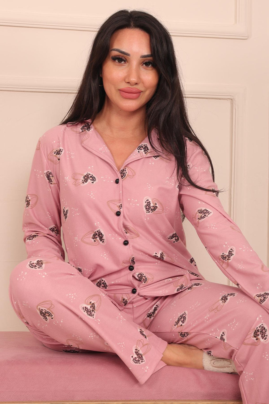Kadın Kalp Desenli Önü Düğmeli Uzun Kol Altı Uzun Süet Pijama Takımı