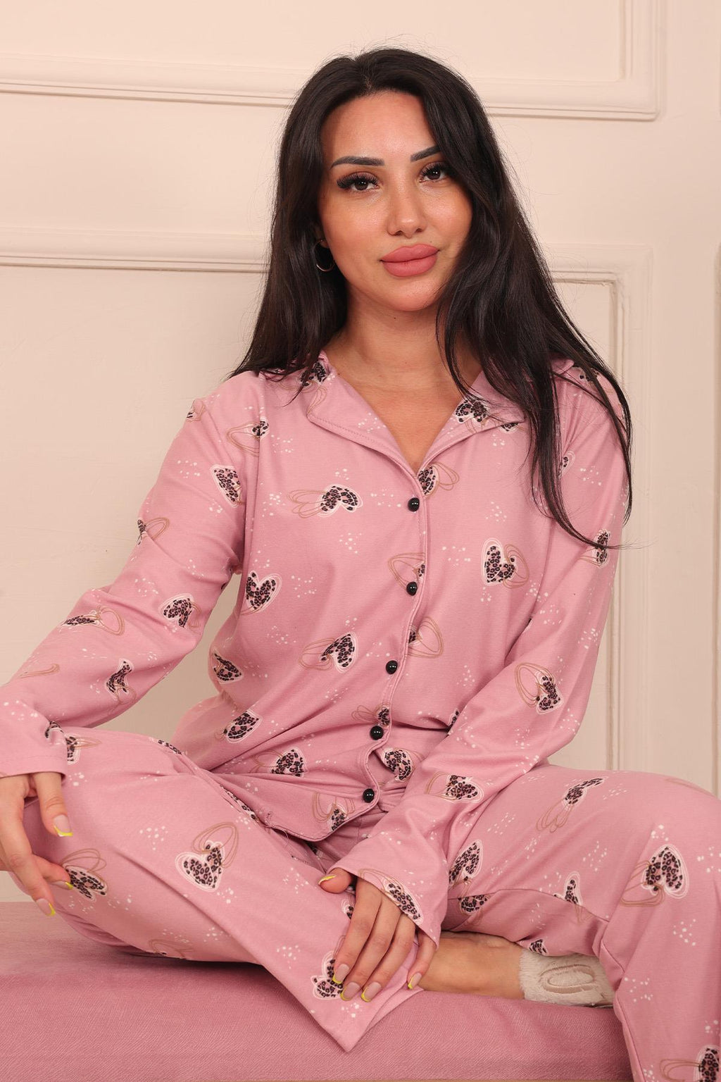 Kadın Kalp Desenli Önü Düğmeli Uzun Kol Altı Uzun Süet Pijama Takımı
