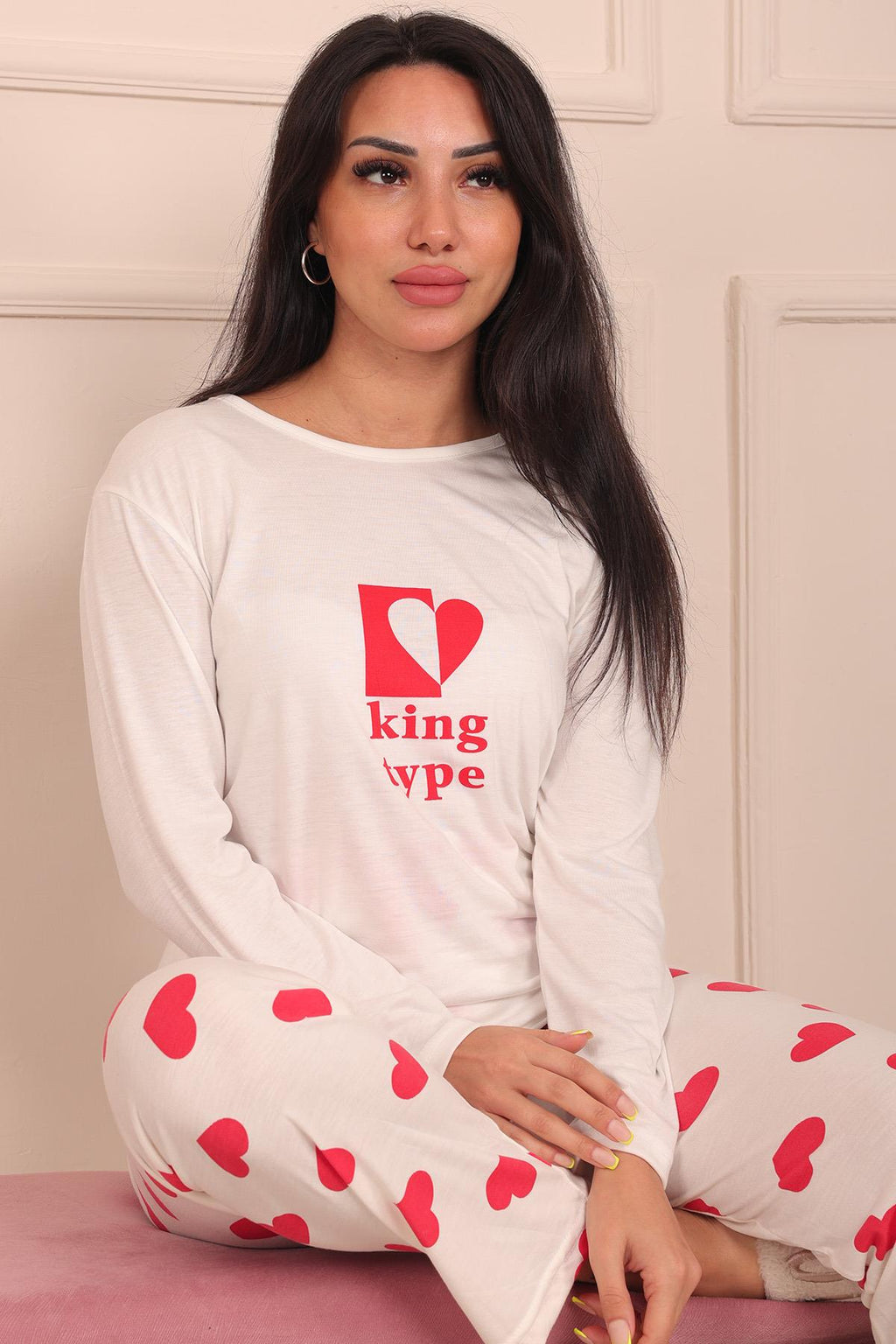 Kadın King Type Sloganlı Altı Kalp Desenli  Bisiklet Yaka Uzun Kol Altı Uzun Viskon Pijama Takımı