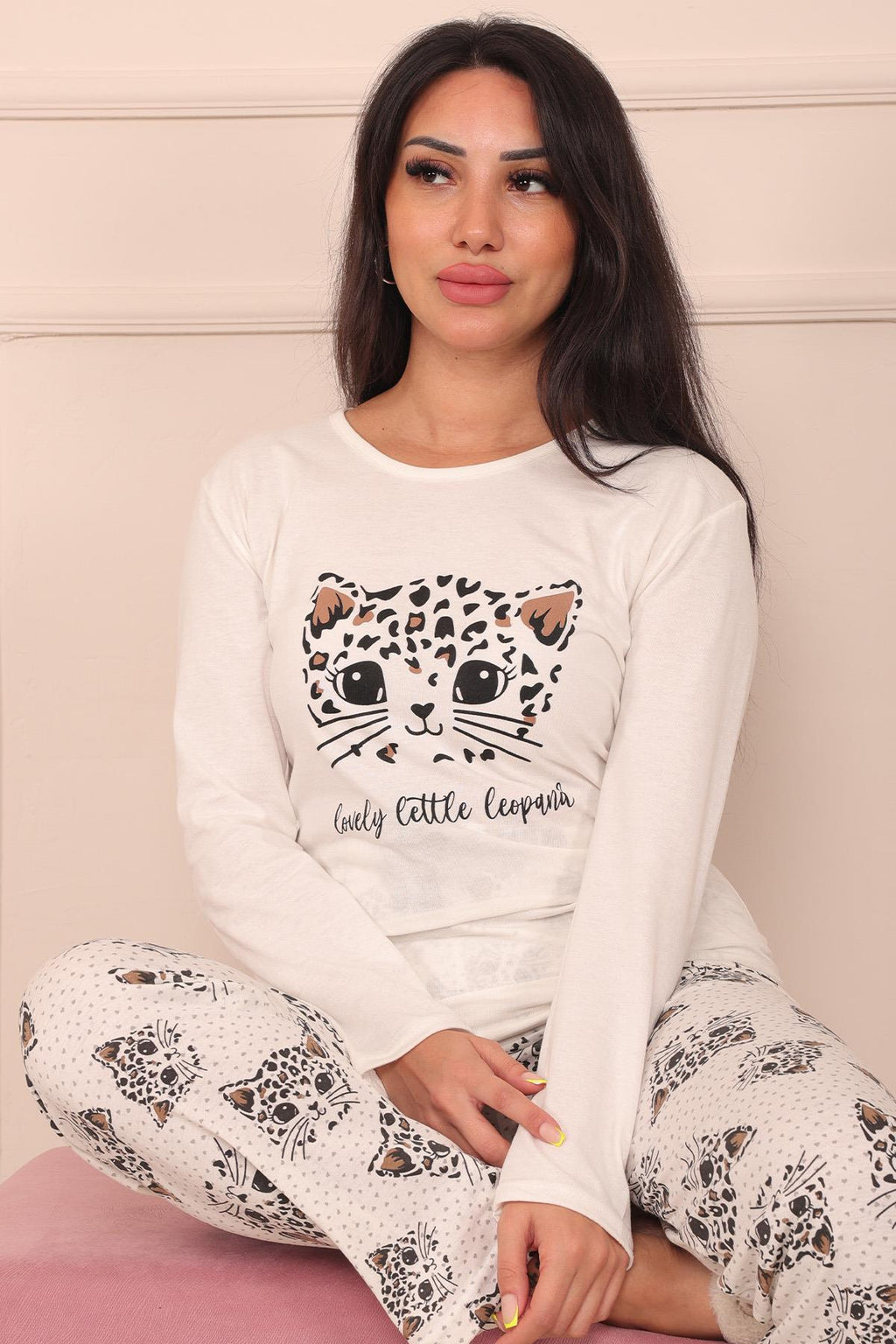 Kadın Leopar Desenli Ve Sloganlı  Altı Desenli Bisiklet Yaka Uzun Kol Altı Uzun Penye Pijama Takımı