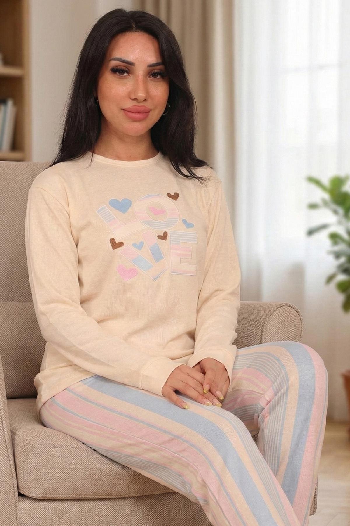 Kadın Love Sloganlı Ve Kalp Desenli Altı Kalın Çizgi Desenli Termal Pijama Takımı