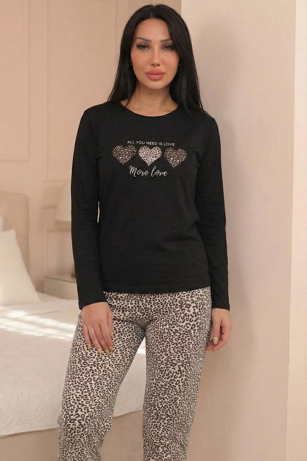 Kadın More Love Sloganlı Altı Leopar Desenli  Bisiklet Yaka Uzun Kol Altı Uzun Penye Pijama Takımı