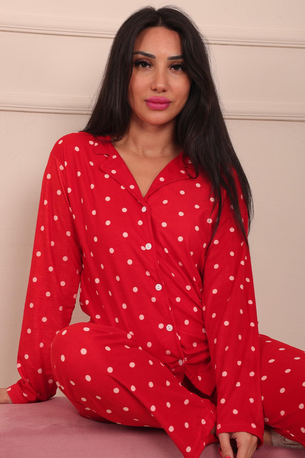 Kadın Puantiye Desenli Önü Düğmeli Uzun Kol Altı Uzun Süet Pijama Takımı