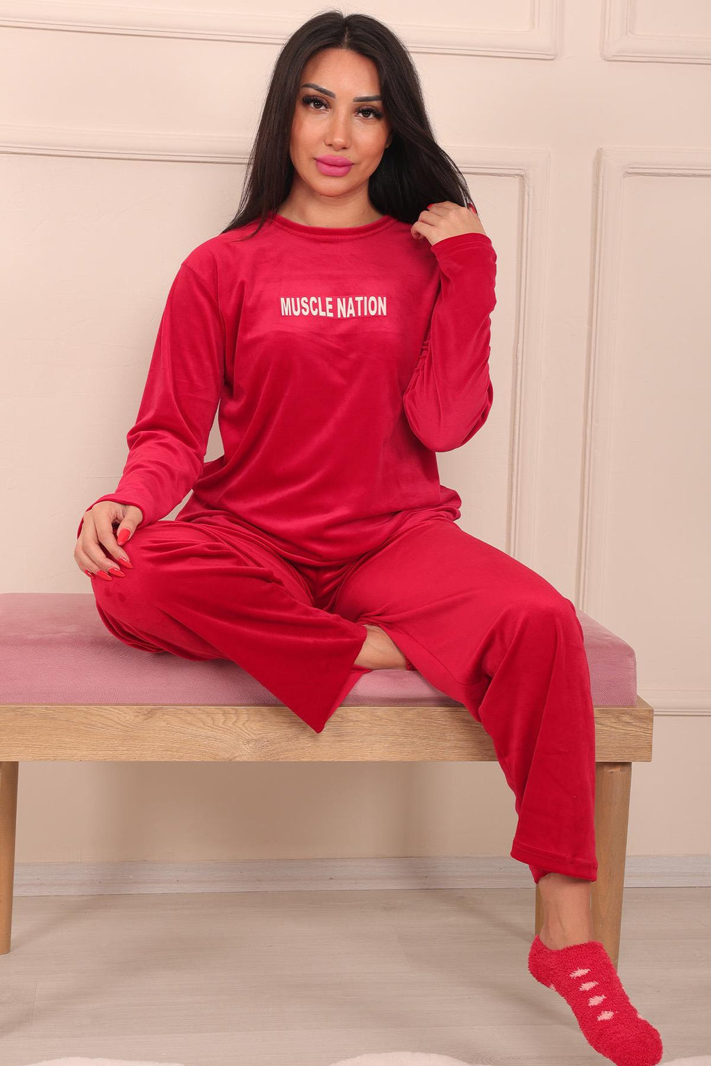 Kadın Sloganlı Uzun Kollu  Kadife Pijama Takımı