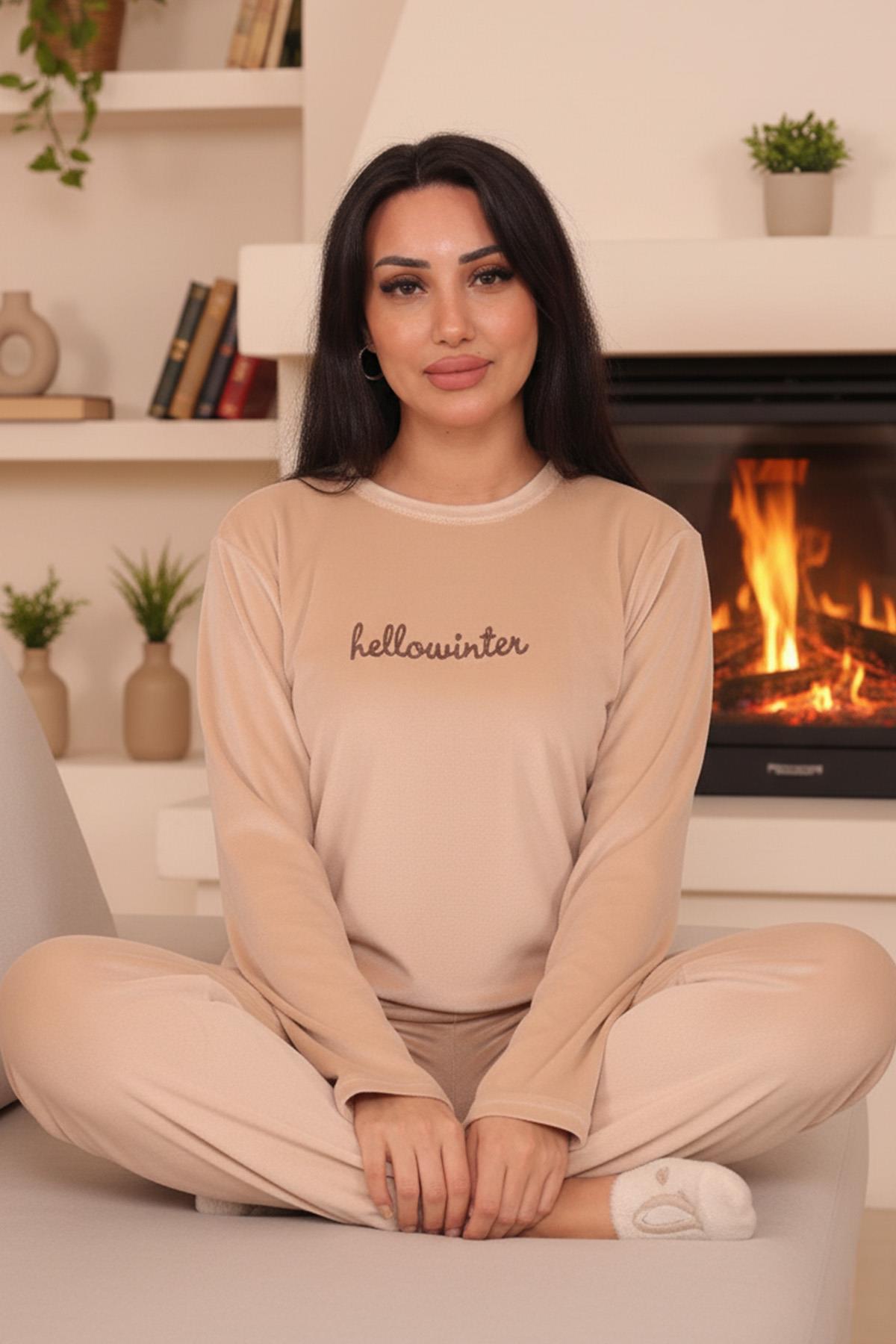 Kadın Sloganlı Uzun Kollu Paçası Manşetli Kadife Pijama Takımı