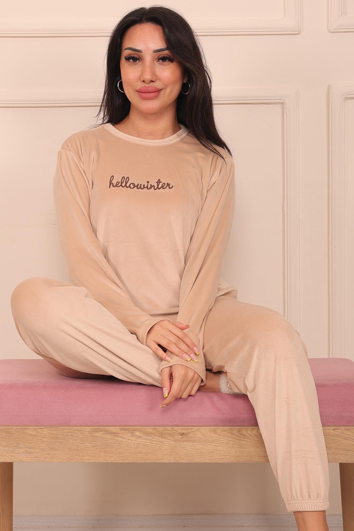 Kadın Sloganlı Uzun Kollu Paçası Manşetli Kadife Pijama Takımı