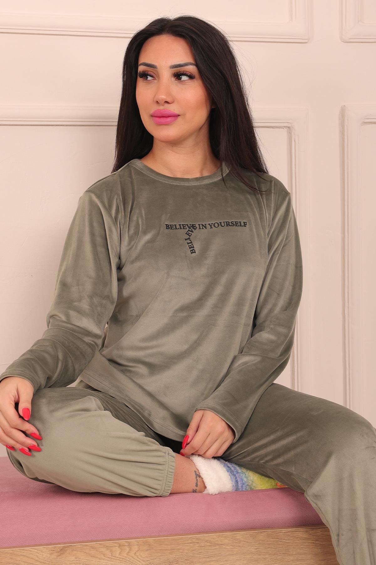 Kadın Sloganlı Uzun Kollu Paçası Manşetli Kadife Pijama Takımı