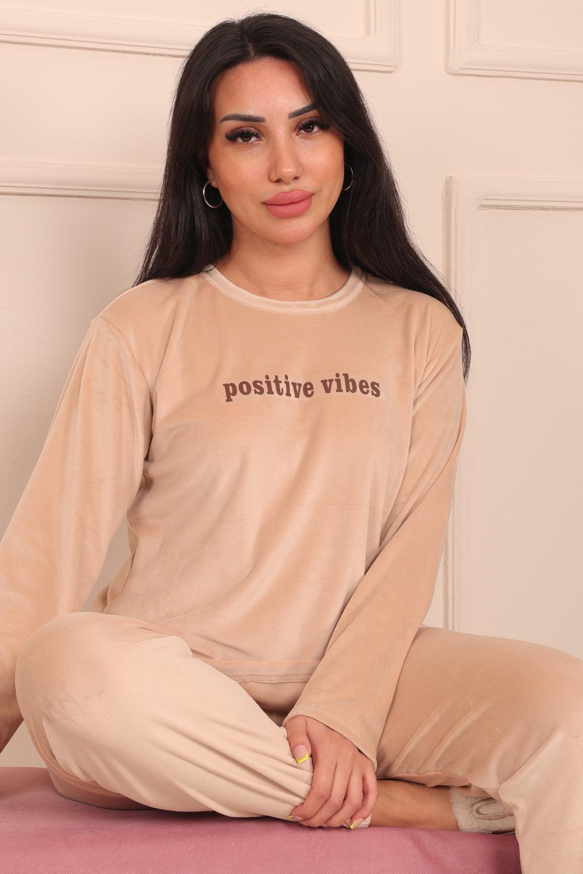 Kadın Sloganlı Uzun Kollu Paçası Manşetli Kadife Pijama Takımı