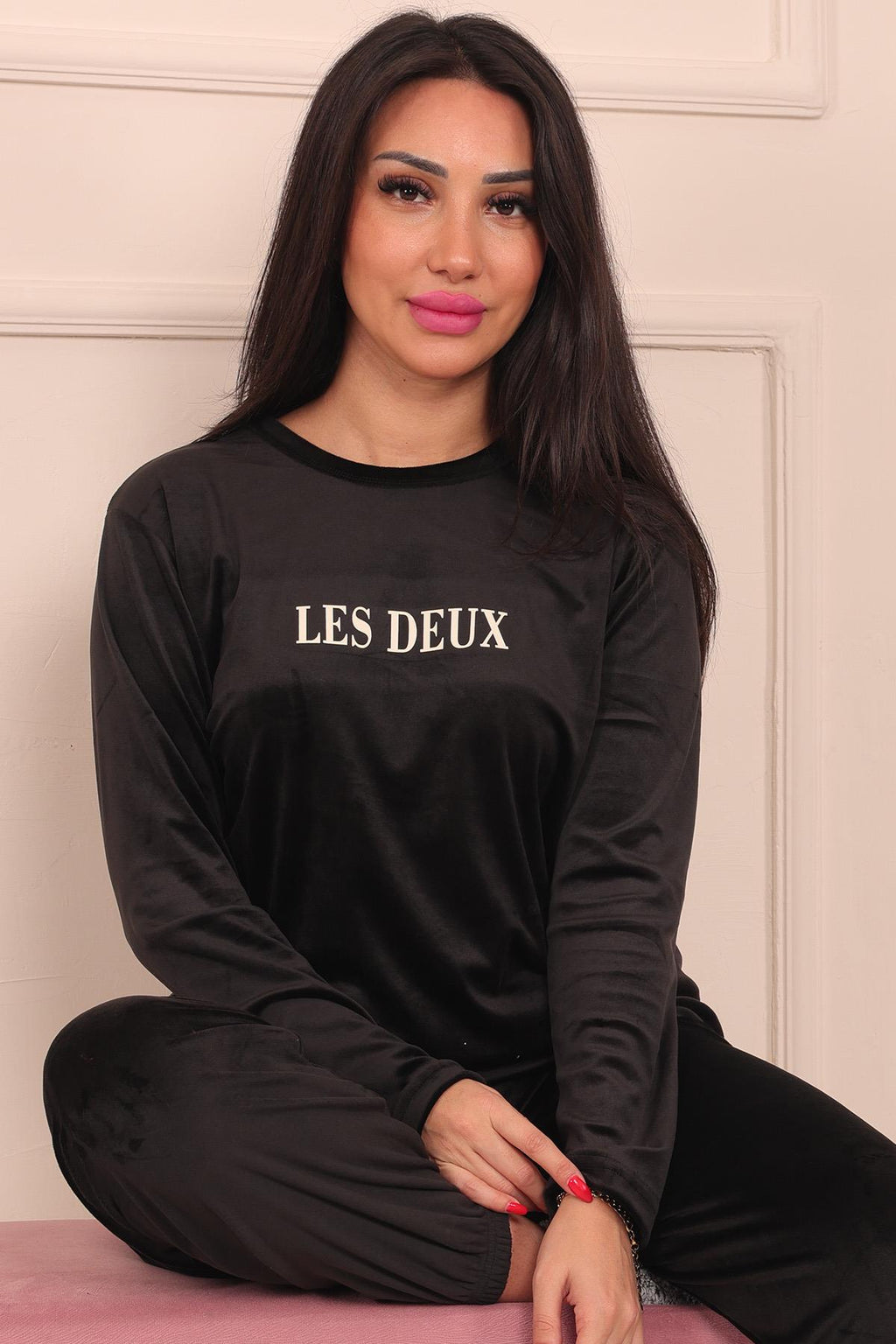 Kadın Sloganlı Uzun Kollu Paçası Manşetli Kadife Pijama Takımı