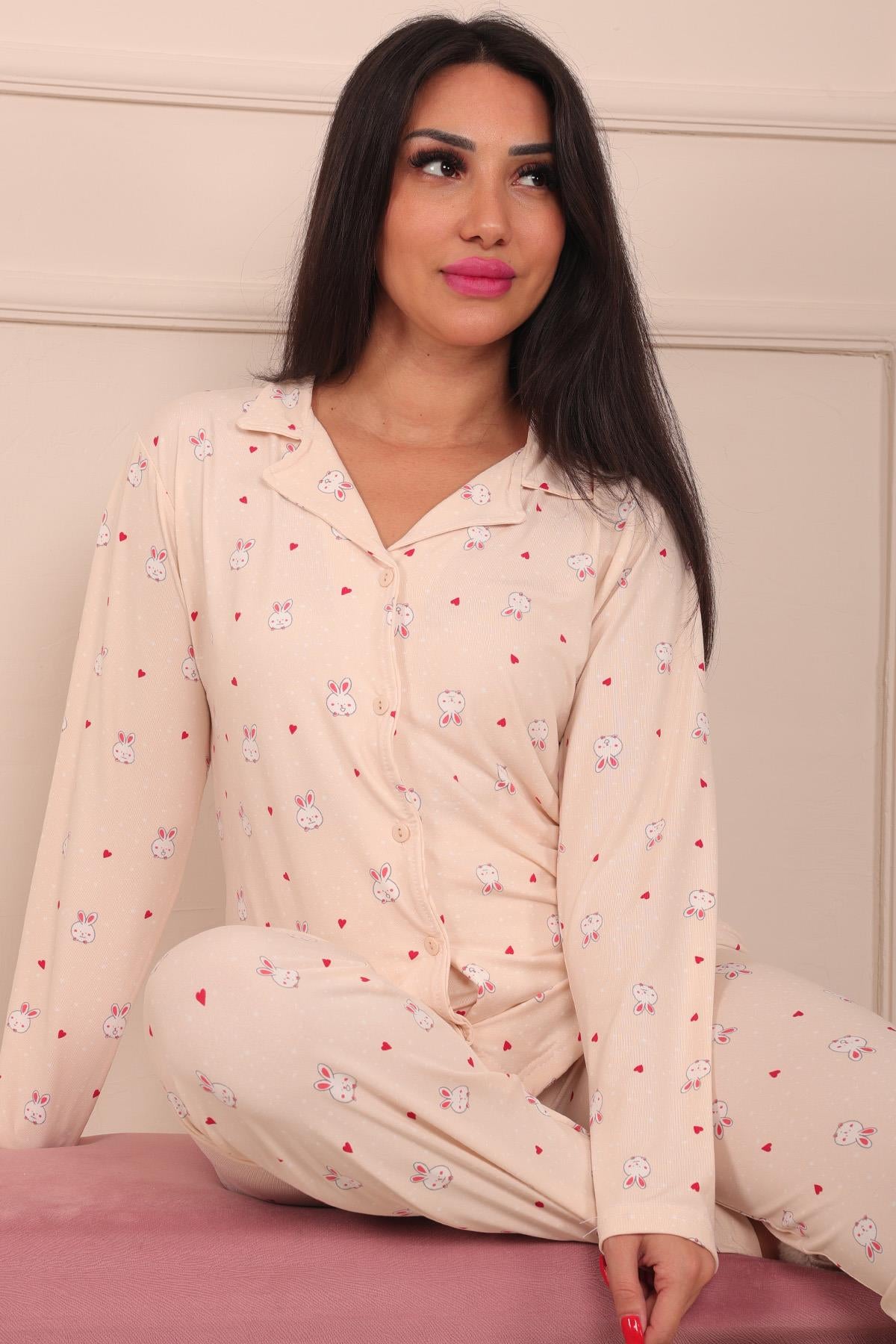 Kadın Tavşan Desenli Önü Düğmeli Uzun Kol Altı Uzun Milan Kumaş Pijama Takımı