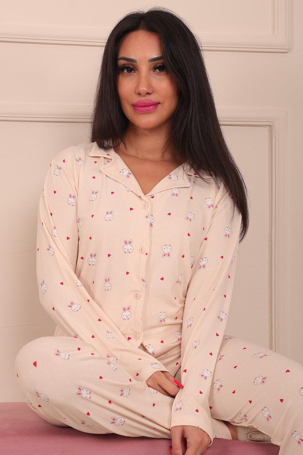 Kadın Tavşan Desenli Önü Düğmeli Uzun Kol Altı Uzun Milan Kumaş Pijama Takımı