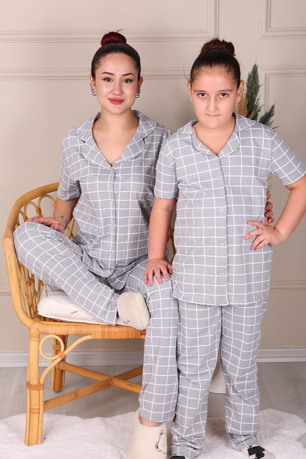 Kareli  Kısa Kol Düğmeli Anne Kız Pijama Takım GRİ